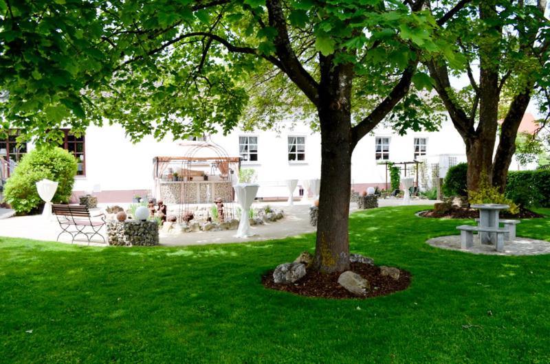 Landhotel Neukirchner Hof Neukirchen Bei Sulzbach-Rosenberg Экстерьер фото