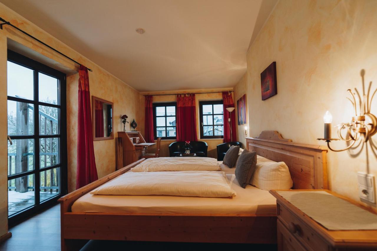 Landhotel Neukirchner Hof Neukirchen Bei Sulzbach-Rosenberg Экстерьер фото