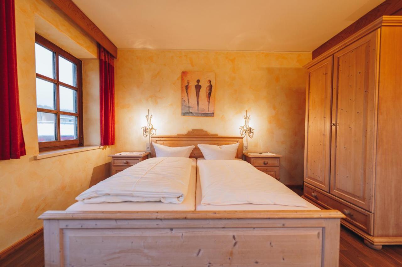 Landhotel Neukirchner Hof Neukirchen Bei Sulzbach-Rosenberg Экстерьер фото